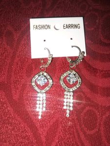 2 Earrings