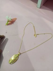 Cute Pendant With Chain And Freebie