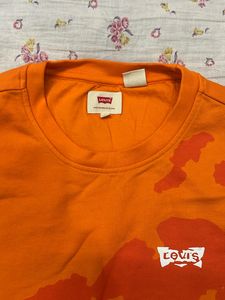 Levis sweatshirt Large Size Top Condition