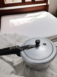 5 Litre Hawkins Ventura Pressure Cooker
