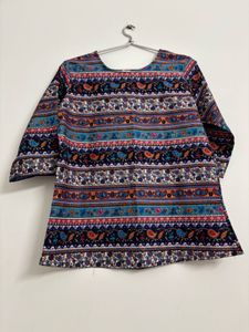 Patterned Women&#39;s Top