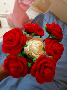 Crochet Rosesof 10  Bouquet (9 red 1 white)
