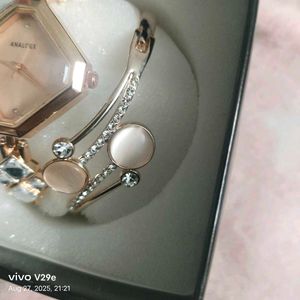 Stylish Women&#39;s Watch