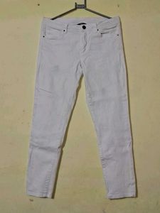 WHITE SKINNY JEANS
