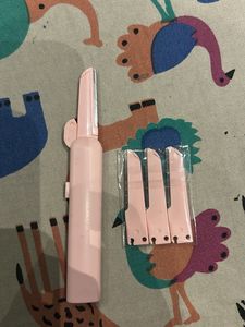 Carmesi Face Razor