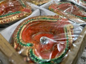 DIWALI DIYAS