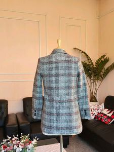 Beautiful Tweed Blazer - Classic Chic