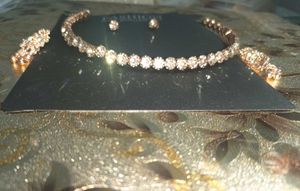 Single Choker Set With Earrings