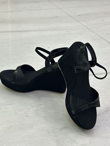 SHOETOPIA WOMEN BLACK HEEL