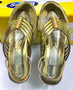 Children Golden Saindel Bridal fancy Stone
