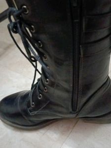 Ket importa Black Boots