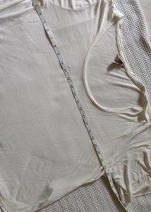 H&amp;M White Scoop Neck Tee