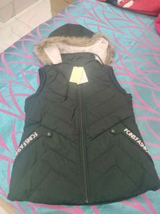 fort Collins Stylish Sleeveless jacket never used