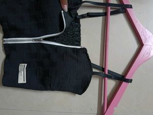 Black Zip-Up Crop Top