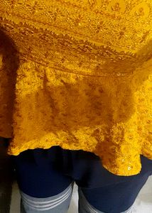 Sleeveless Golden Padded Top