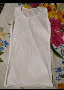 White Sleeveless inner top