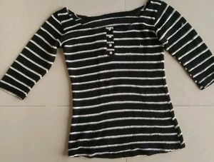 Black And White Woolen Top Size:Small(S)