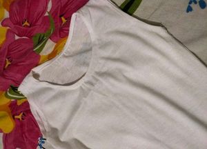 White Sleeveless inner top