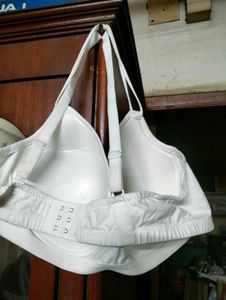 White Comfortable Bra 40C.