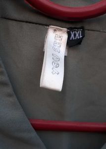 Elegant Gray Button-Down Shirt