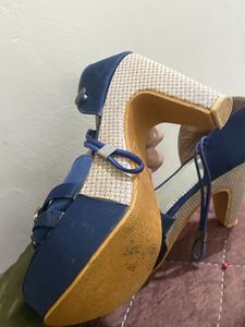 Heels Size Is 5
