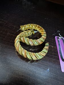 Earings