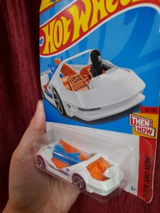 Hot Wheels Let&#39;s Race Netflix Deora III 🏎