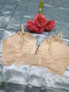 Lace Detail Push-Up Bra