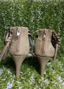 La Chica Nude Pencil Heel