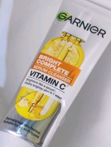 Garnier Bright Complete Vitamin C Serum Cleanser