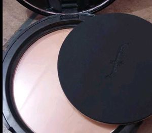 Faces Canada Compact