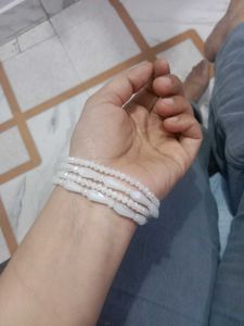 Elegant White Criste Stone Beaded Bracelet