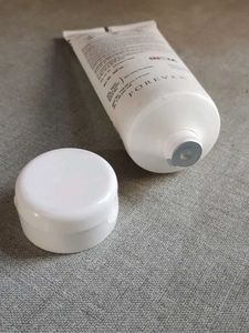 Forever Radiance Face Wash