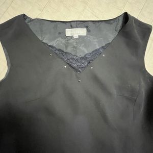 Black Lace Neck Top🖤