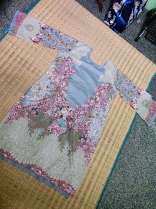 Pakistani Lawn Suits Sets