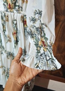 Pretty Floral White Dress🥀🤍
