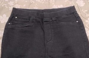 Black Pull-On Jeggings