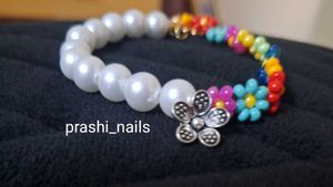 Elegant Handmade Bracelet (Pearl And Flowers)