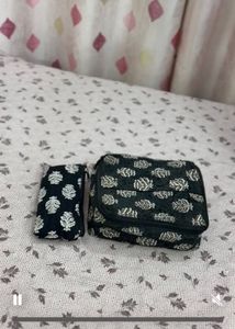 Floral Pouches Set -makeup