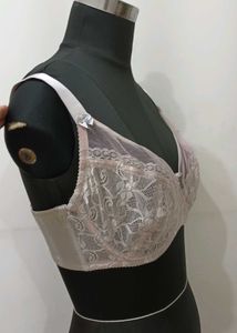 Underwired Lace Bra..38E