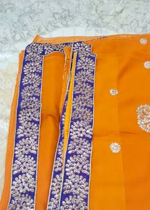 Beautiful saree..small border.1 time used..30min