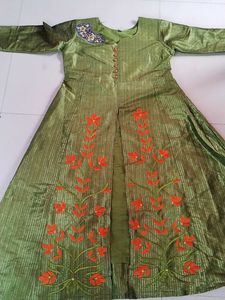 Beautiful Olive Colour Kurti With Dupatta
