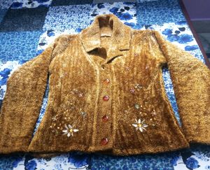 Beautiful Embroidey Velvet Sweater 👌