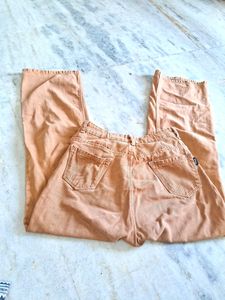 BROWN JEANS