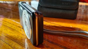 Sony CyberShot DSC-W710 16.1MP Point-and-Shoot Digital Camera