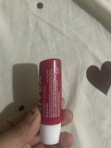 NIVEA Cherry Shine Lip Balm