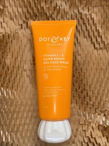Dot & Key Vit C+ E Gel Face Wash