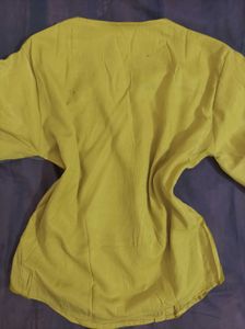 early 2000s yellow top, vintage, fun and y2k