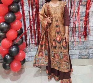 Elegant Embroidered Kurta Set