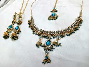 Necklace &amp; Earring Set